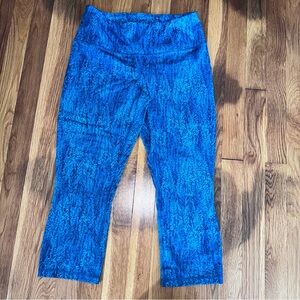 Patagonia Women’s Size M Blue Print Centered Crops Leggings Activewear Yoga